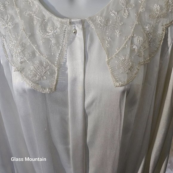 SOLD - Lady Shapely Vintage Plus White Silk Blend Blouse With Lace Collar - Picture 5 of 10